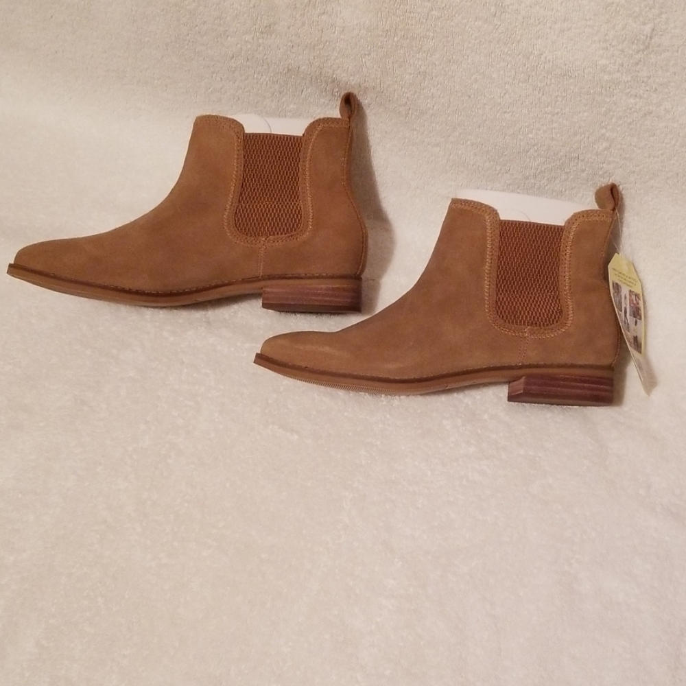Toms Ella boots. Toffee Suede.  Size 7.5